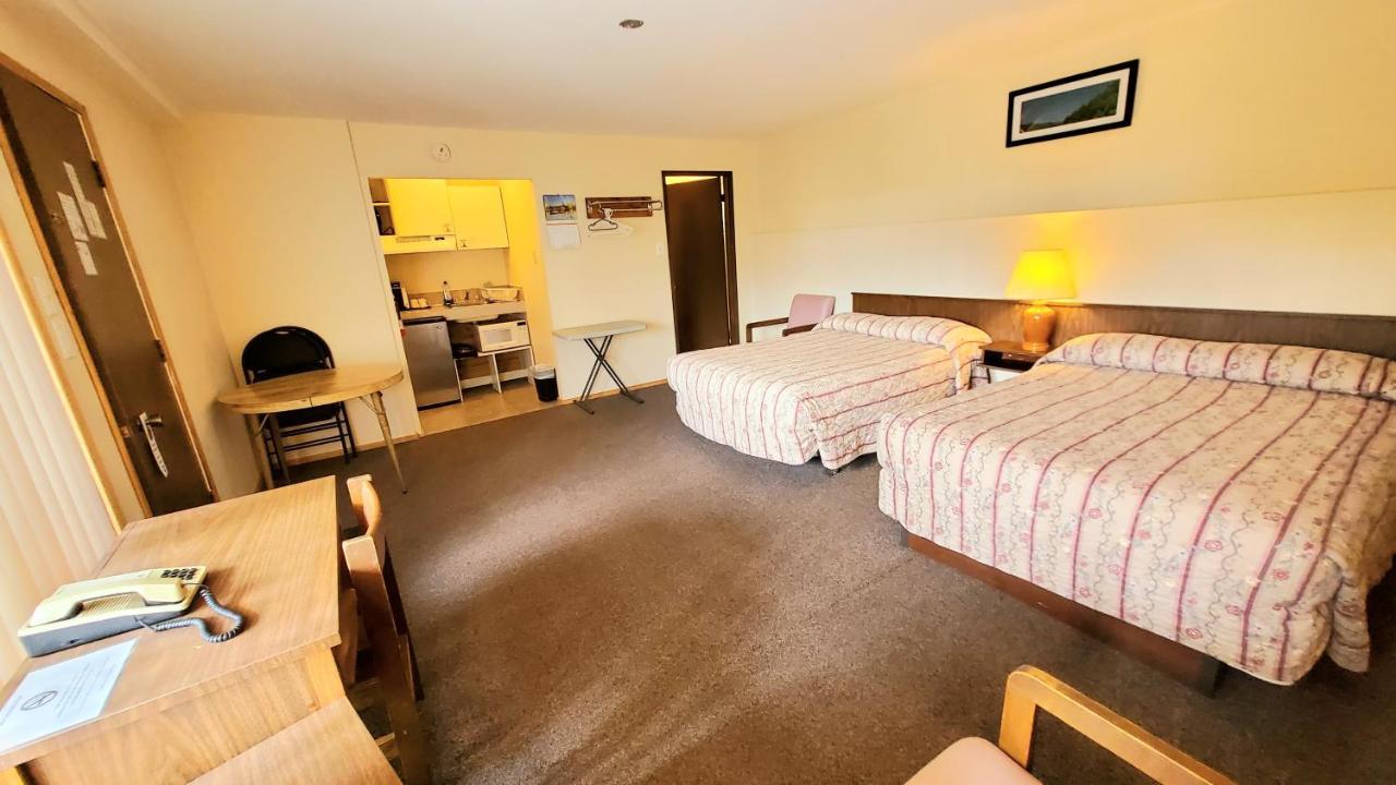 Queen Charlotte Sea Raven Motel מראה חיצוני תמונה