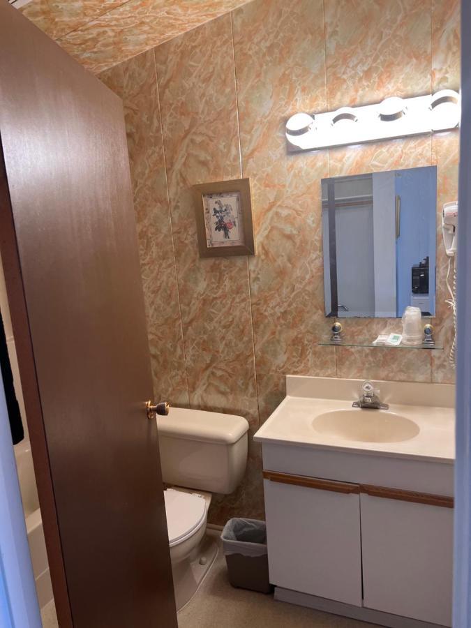 Queen Charlotte Sea Raven Motel מראה חיצוני תמונה